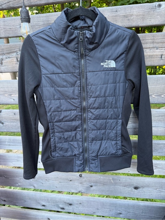 The North Face Jackets & Blazers - The North Face Women's Black Quilted Hybrid Lightweight Jacket
